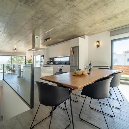 As Andorinhas - Walking Distance To Monte Clerigo And Amoreira Beaches Villa *