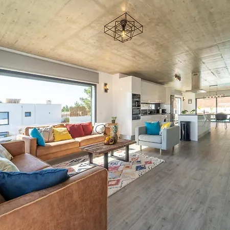 Вилла As Andorinhas - Walking Distance To Monte Clerigo And Amoreira Beaches Алжезур