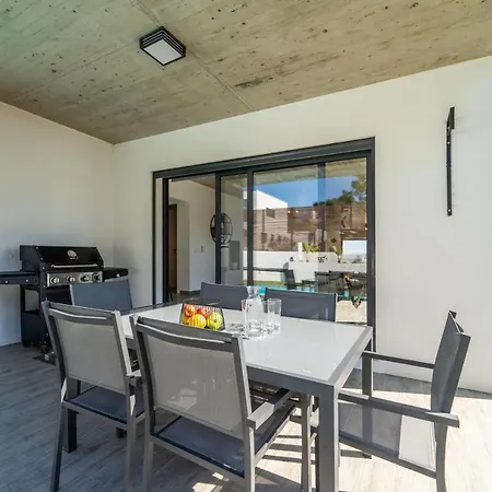 Villa As Andorinhas - Walking Distance To Monte Clerigo And Amoreira Beaches Aljezur