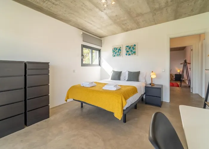 Villa As Andorinhas - Walking Distance To Monte Clerigo And Amoreira Beaches