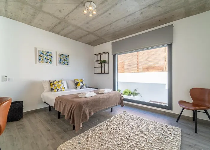 Villa As Andorinhas - Walking Distance To Monte Clerigo And Amoreira Beaches *